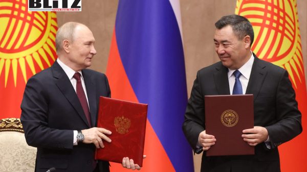 Kyrgyz President Sadyr Japarov with Russian President Vladimir Putin