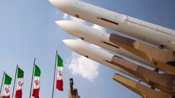 Iranian missiles and flags